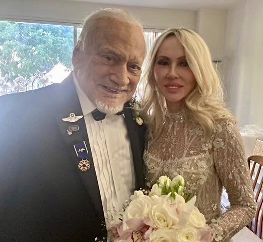 Buzz Aldrin en su boda Buzz Aldrin en su boda
