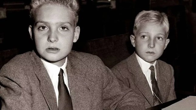 Juan Carlos y su hermano Alfonso