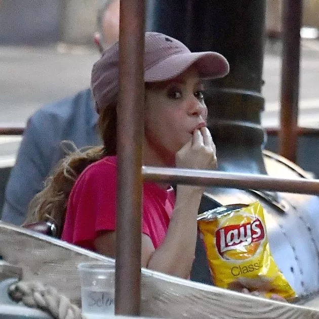 Shakira dándose un capricho Shakira dándose un capricho