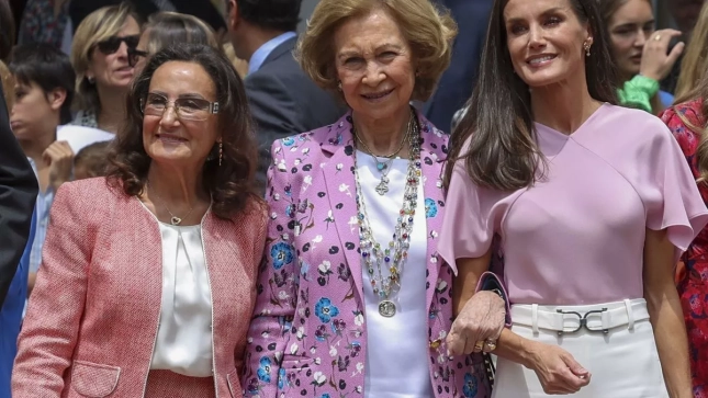 La reina Sofía con Paloma y Letizia EFE