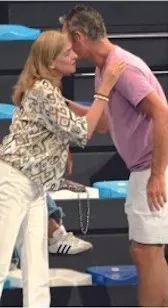 Beso entre Iñaki Urdangarin y la infanta Cristina Beso entre Iñaki Urdangarin y la infanta Cristina
