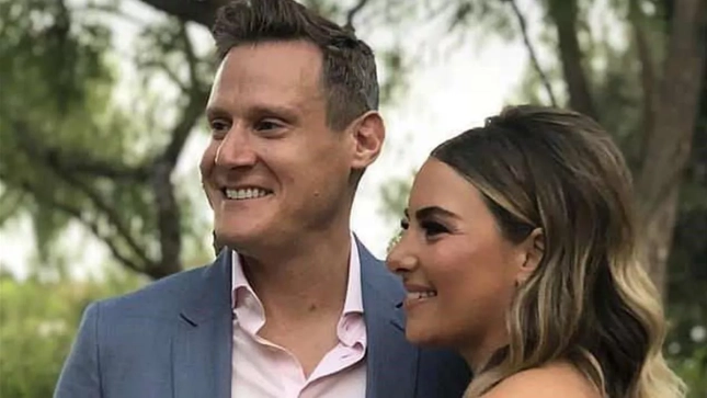 Trevor Engelson y su actual pareja Trevor Engelson y su actual pareja
