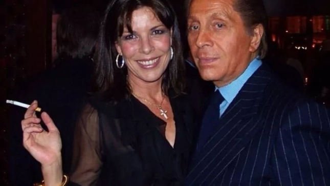 Carolina de Mónaco fumando cuando era más joven Carolina de Mónaco fumando cuando era más joven