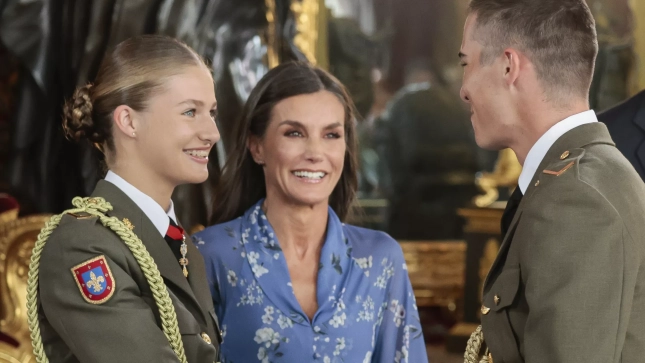 La Princesa Leonor, la Reina Letizia y un amigo de Leonor| Gtres La Princesa Leonor, la Reina Letizia y un amigo de Leonor| Gtres