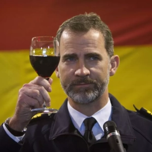 Felipe VI brindando Felipe VI brindando
