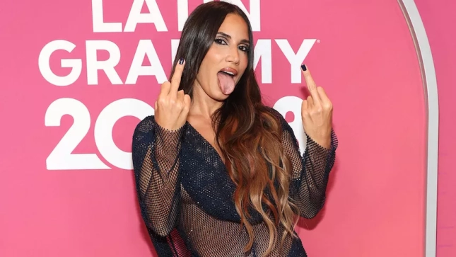 India Martínez posando para sus haters | Cortesía de La Academia Latina de la Grabación® India Martínez posando para sus haters | Cortesía de La Academia Latina de la Grabación®