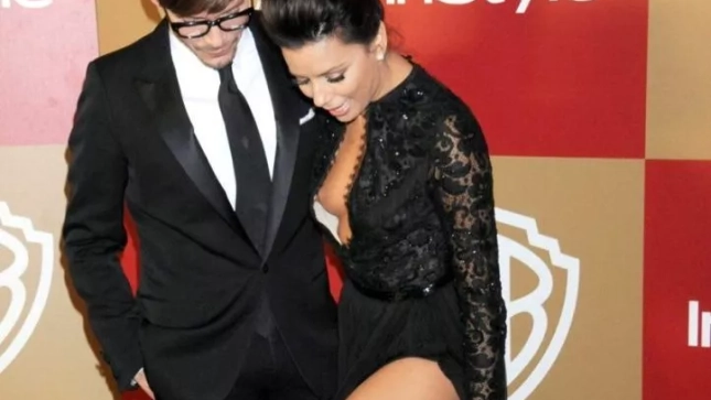 Eva Longoria enseña más de la cuenta en los Globos de Oro | Twitter Eva Longoria enseña más de la cuenta en los Globos de Oro | Twitter
