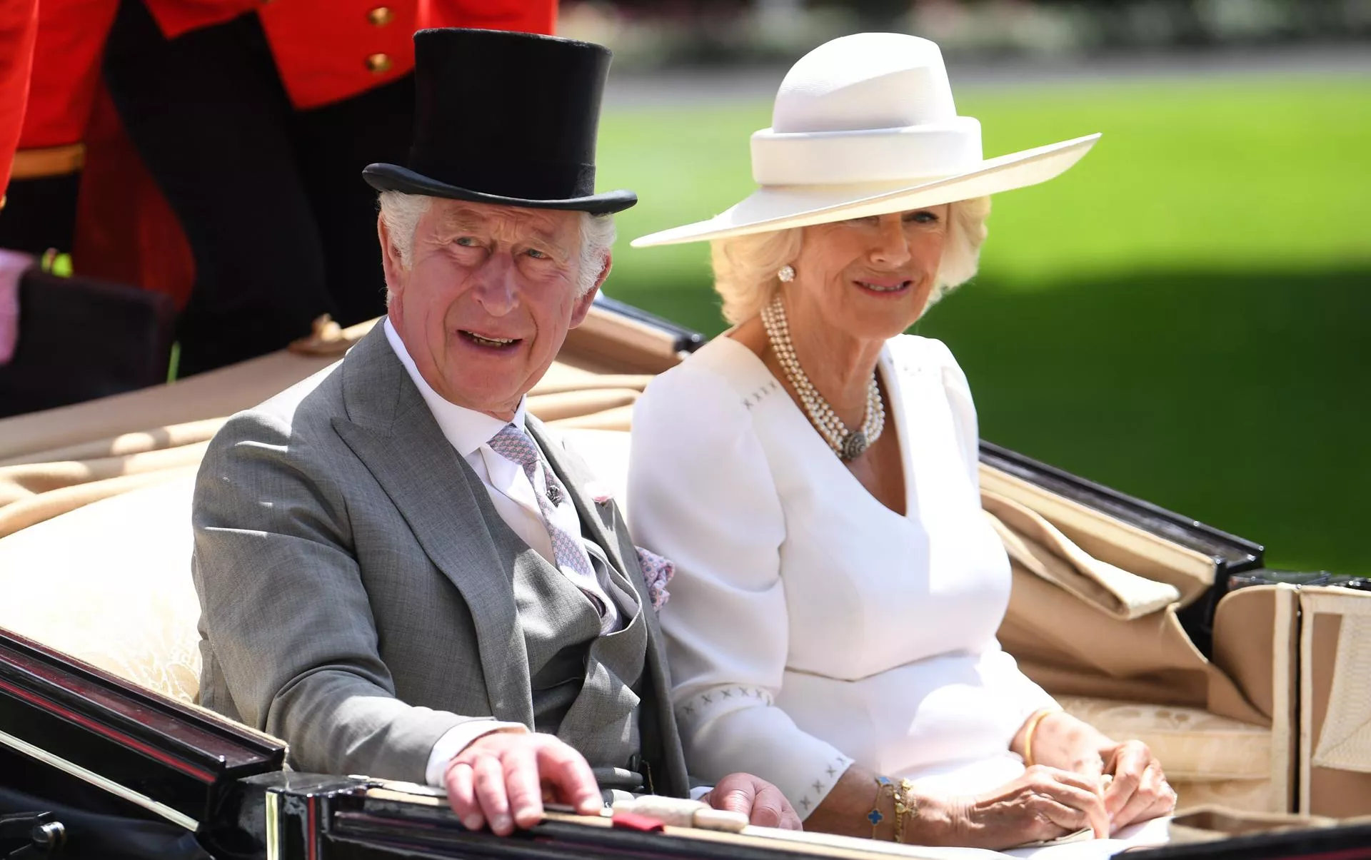 Carlos III y Camilla Parker Bowles