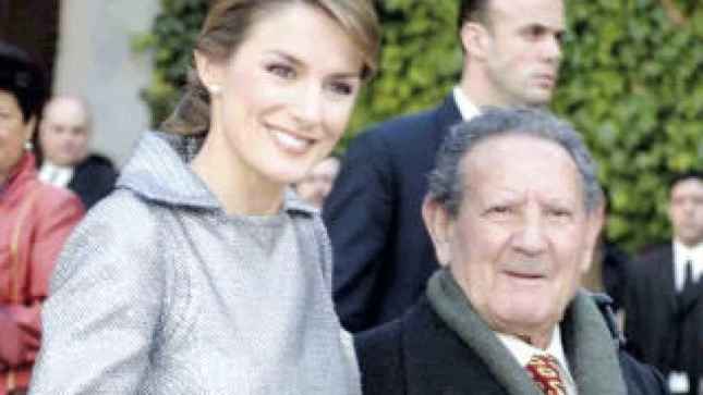 Letizia junto al abuelo Paco Letizia junto al abuelo Paco