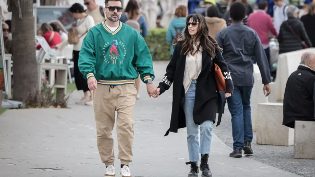 Almudena Cid y Gerardo Berodia paseando por Málaga | Gtres Almudena Cid y Gerardo Berodia paseando por Málaga | Gtres