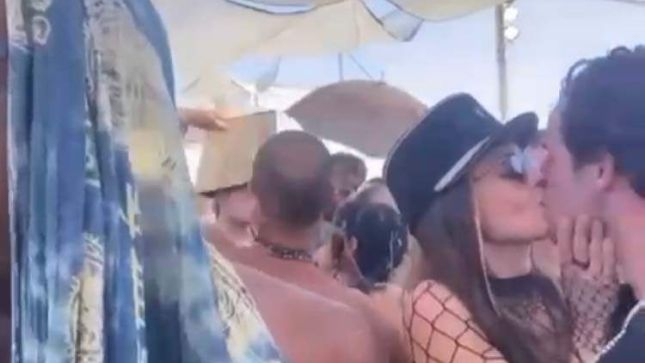 Íñigo Onieva fue captado besando a otra mujer Íñigo Onieva fue captado besando a otra mujer