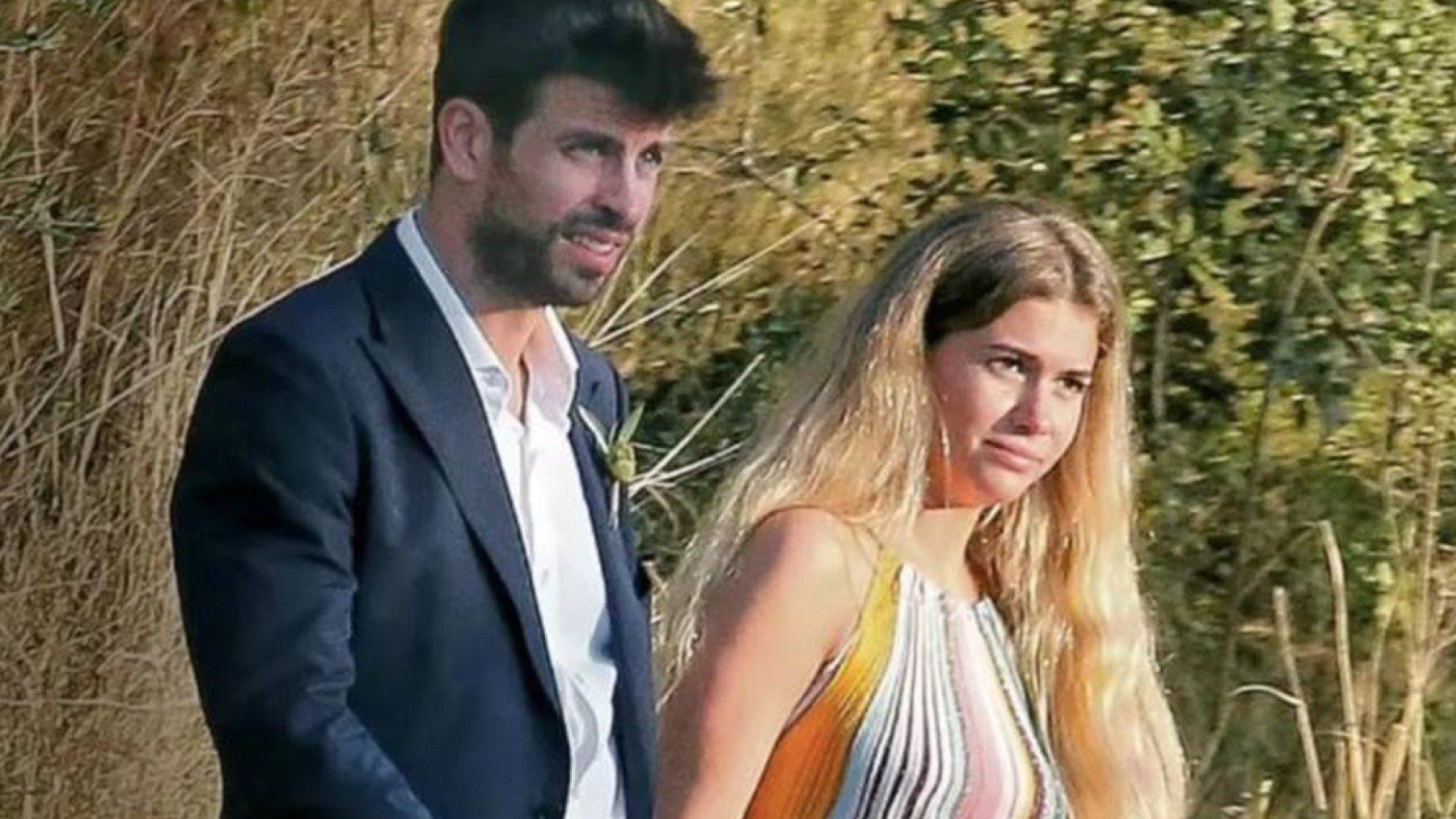 Gerard Piqué junto a Clara Chía