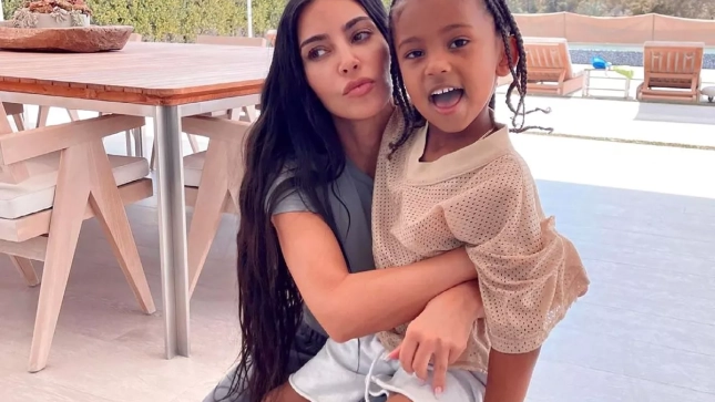 Kim Kardashian y Saint Kim Kardashian y Saint