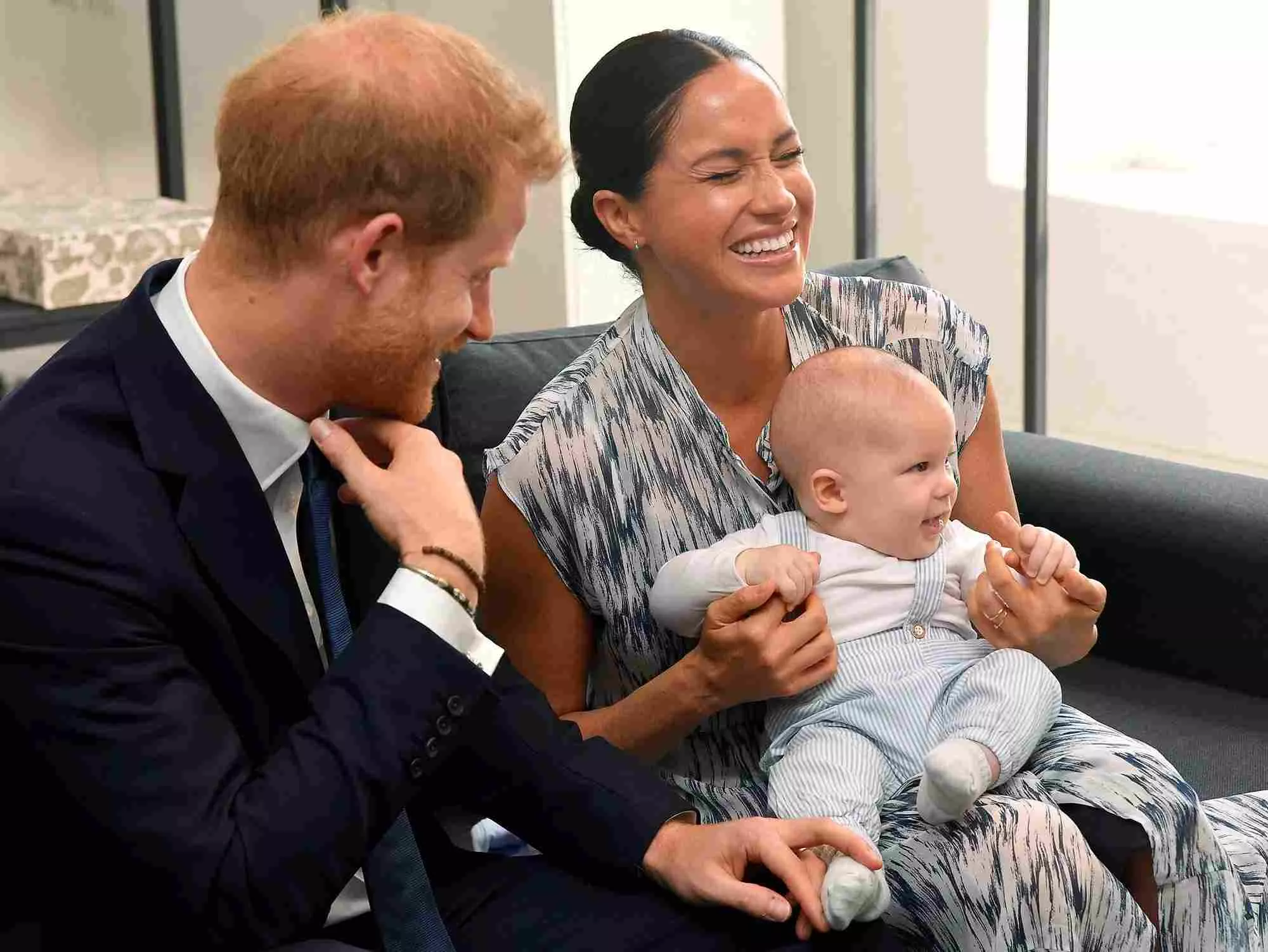 Meghan Markle y Harry con su hija