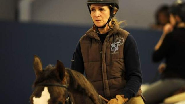 La infanta Elena montando a caballo